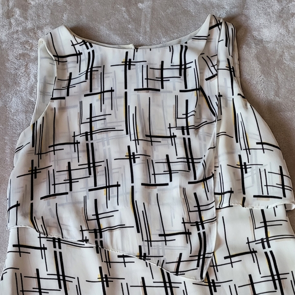 Withe blouse size XS (loose) - Picture 3 of 7